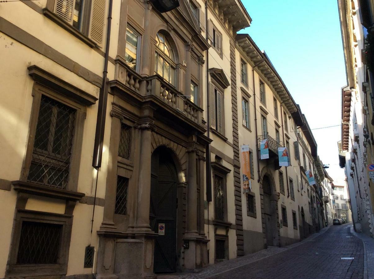 Accademia Deluxe Apartment Bergamo Exterior photo